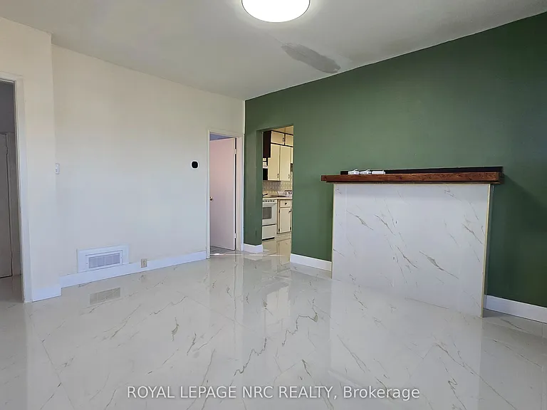 4425 Hiram St — Photo 21