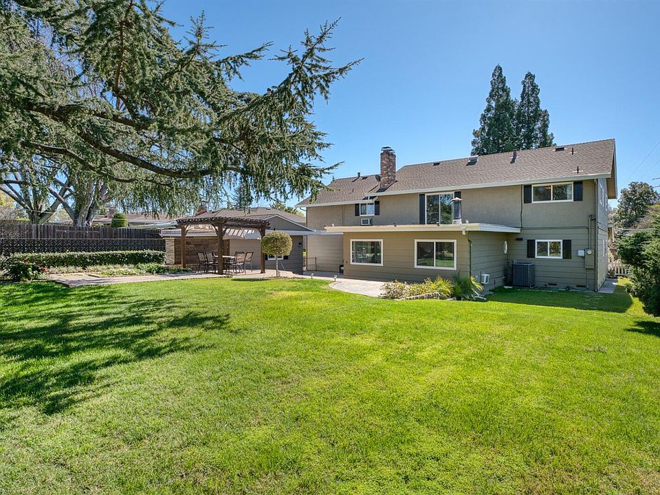 1st image of 5617 Kingswood Dr