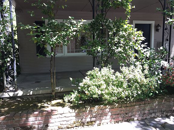 3rd image of 827 33rd St APT 1
