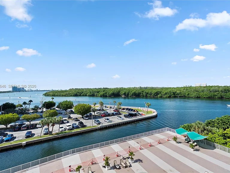 400 Kings Point Dr #606 — Photo 25