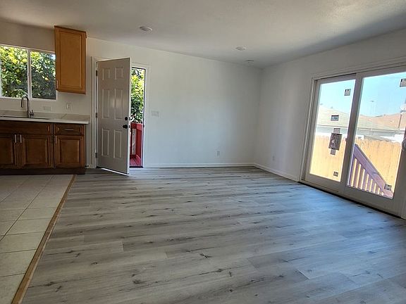 2nd image of 2811 Tulare Ave