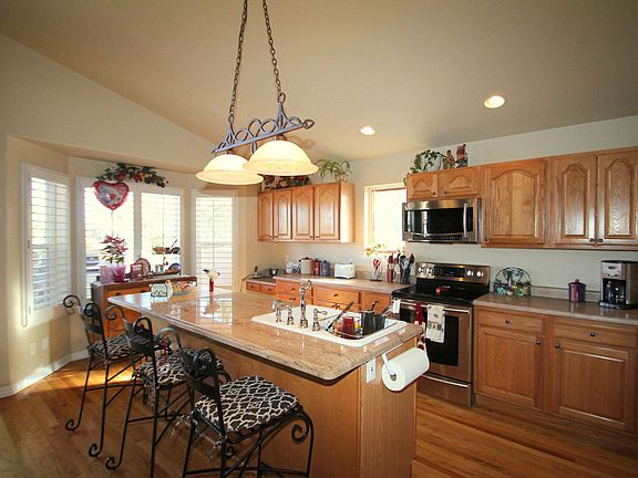 Stunning Kitchen with Granite