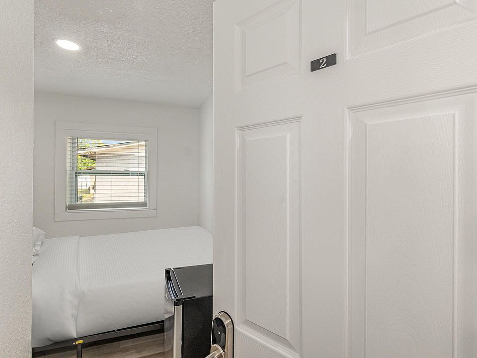Disclaimer: This photo has been staged. Not all furnishings seen will be provided.