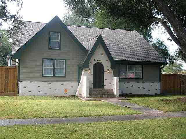 1st image of 2849 Woodrow Dr