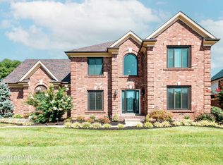 1113 Lake Bluff Cir, Louisville, KY 40245
