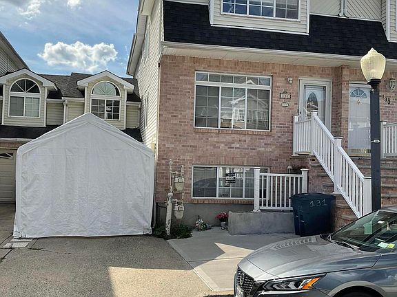 3rd image of 131 Darnell Ln