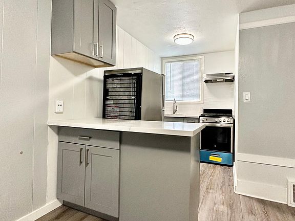 4th image of 408 Winchester St Unit 2