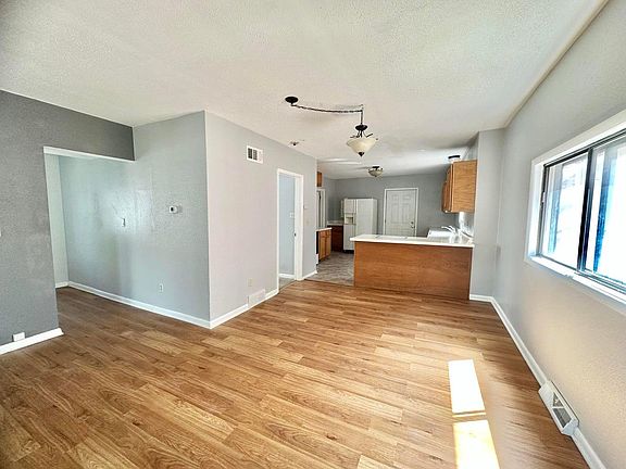 3rd image of 2512 N Bartlett Ave