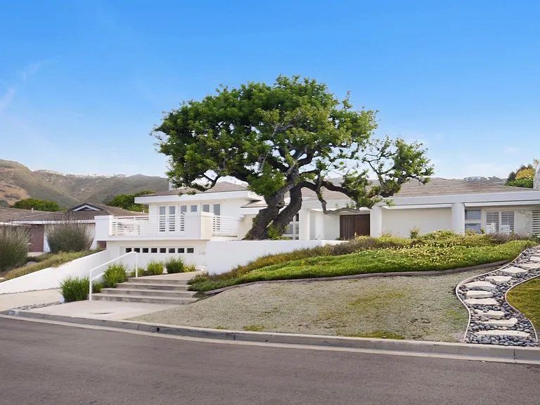 236 Monarch Bay Dr — Photo 4