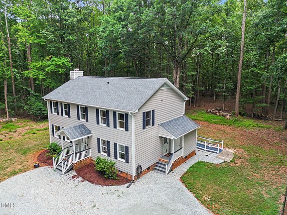 2nd image of 114 Oak Hollow Rd