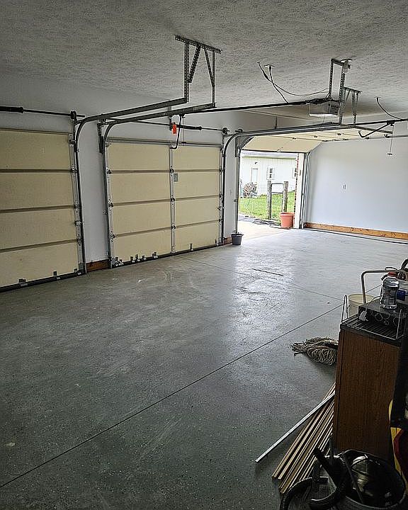 1st image of 305 Reeder Rd