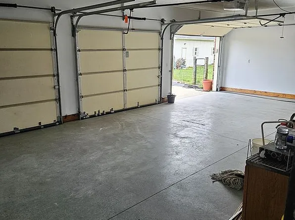 305 Reeder Rd, Blanchester, OH 45107