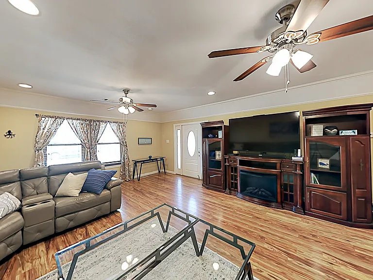 2815 41st St #MAIN — Photo 5