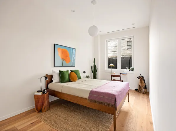 103 Putnam Avenue image 11 of 12