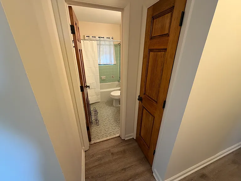 611 Indiana Ave — Photo 10