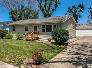 3016 Ravenwood Ter NW, Cedar Rapids, IA 52405
