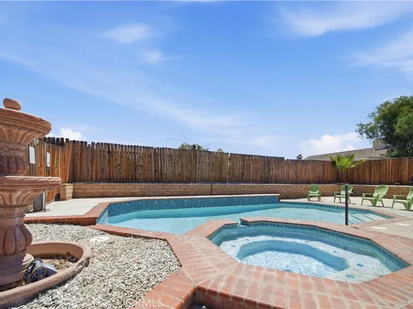 14211 La Mirada St, Victorville, CA 92392