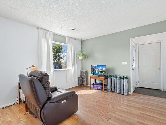 5th image of 2604 Cherly St