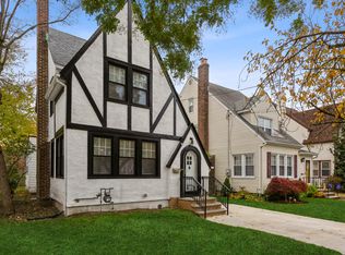 387 Marcellus Rd, Mineola, NY 11501