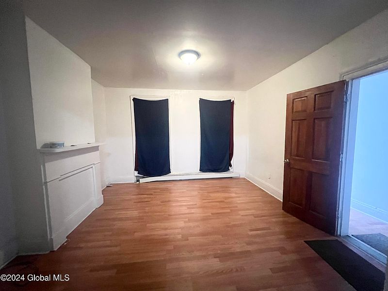 3rd image of 456-458 8th Street