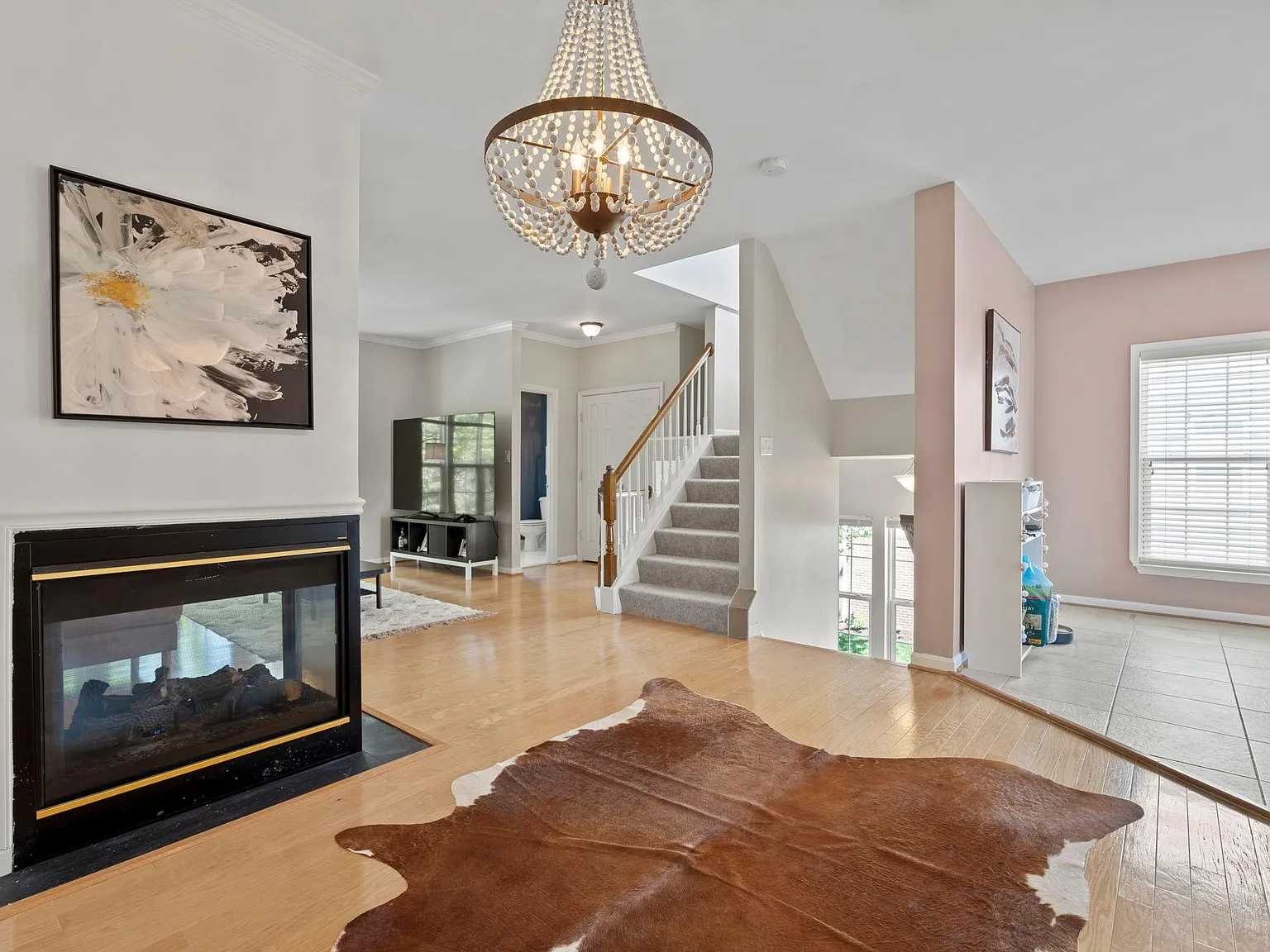 4 bed, 2920 sqft, $3,600 — Photo 2