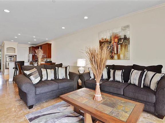 5th image of 2351 Lakeview Dr Unit 405