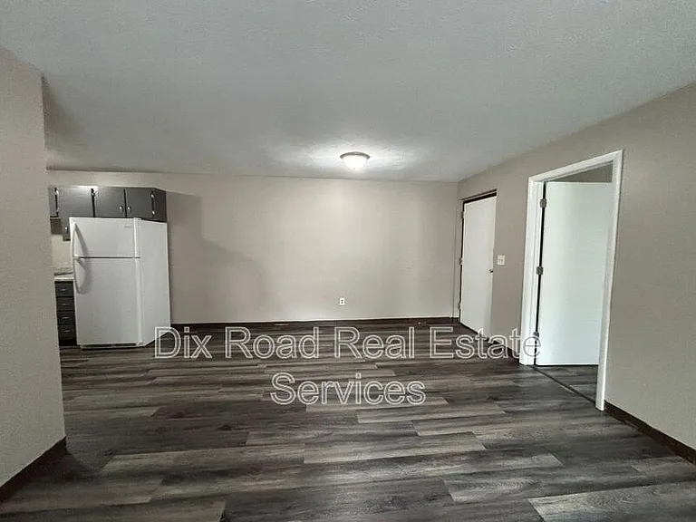 739 Trumbull St #15 — Photo 6