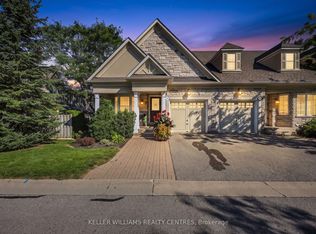 353 Terry Carter Cres #10, Newmarket, ON L3Y9G2