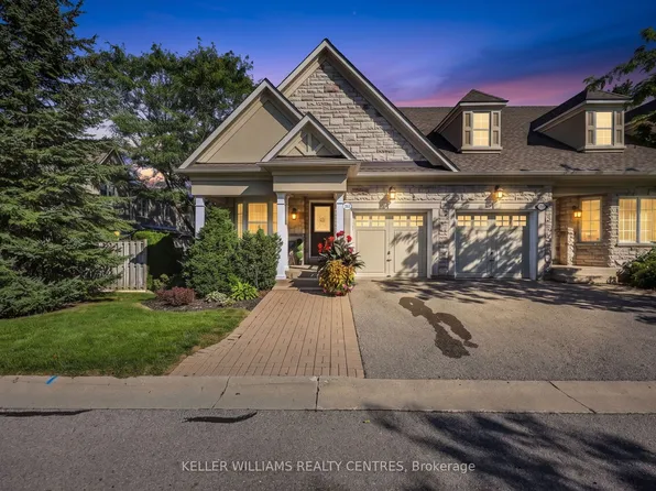 353 Terry Carter Cres #10, Newmarket, ON L3Y 9G2