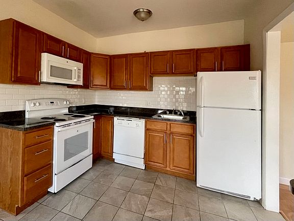 2nd image of 1137 Commonwealth Ave #17