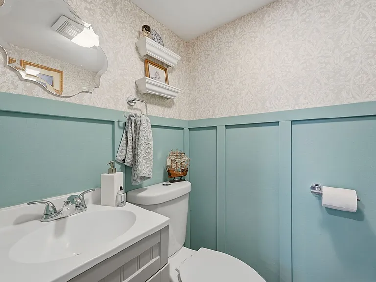 7 Fairview Ave — Photo 15