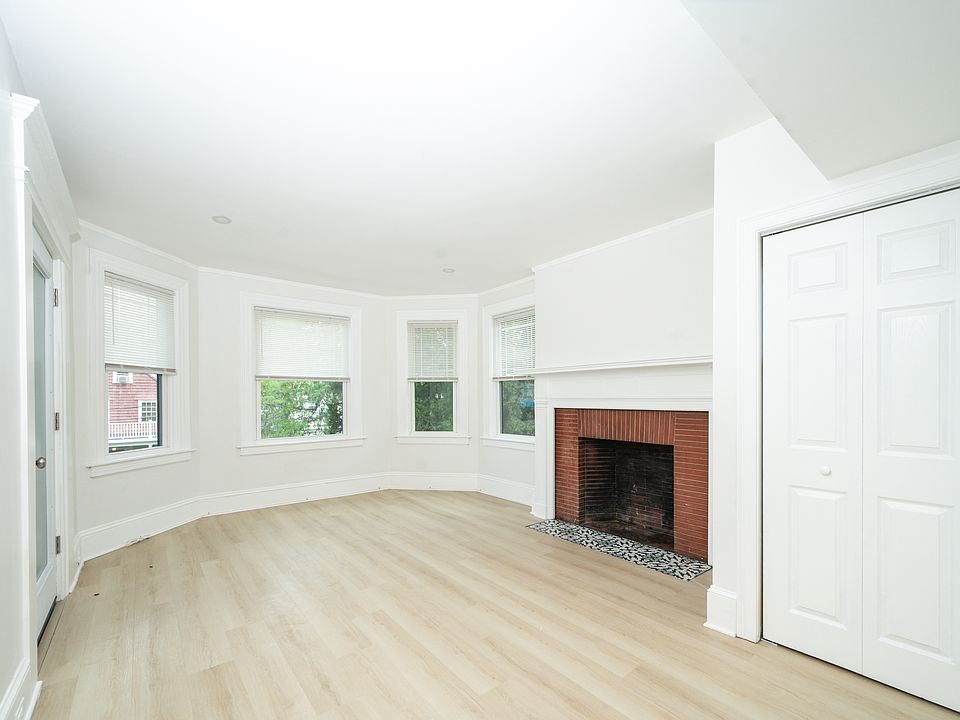 1st image of 122 Elmgrove Ave #124-2L