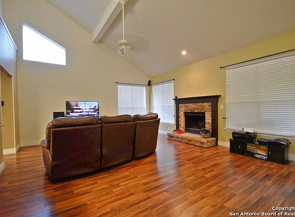 4th image of 1102 Draybrook