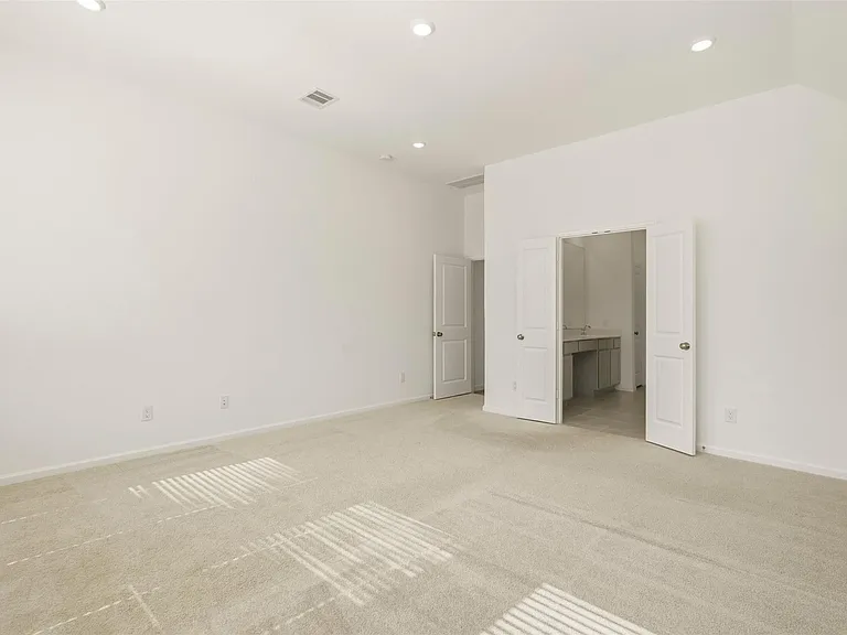 6407 Amberwood Dr — Photo 16