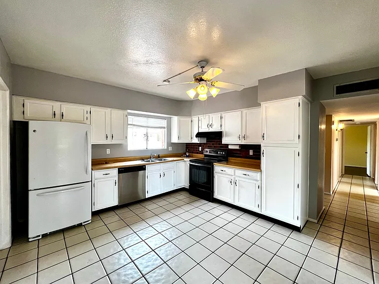 1422 S Moonflower Ln — Photo 10