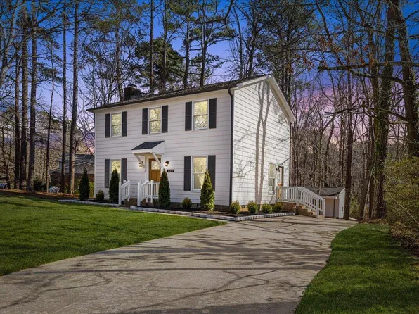 1013 Castalia Dr, Cary, NC 27513