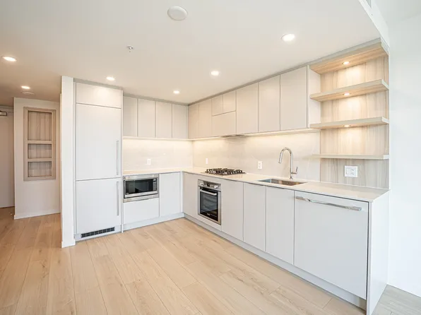 311 Alderson Ave #1904, Coquitlam, BC V3K 1W2
