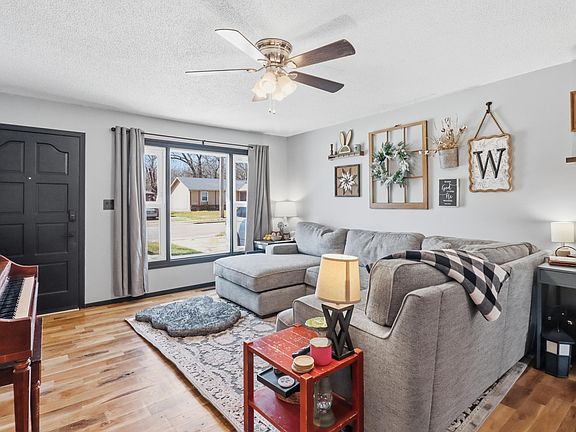 3rd image of 864 S Main Avenue