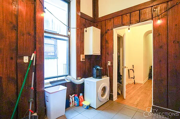 Rented by City Connections Realty | media 36