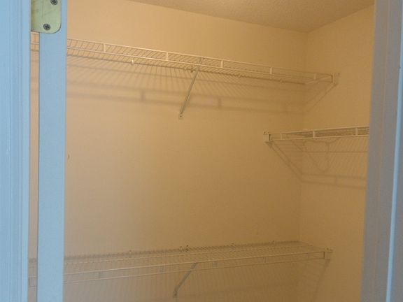 4th image of 187 Bridlewood Dr