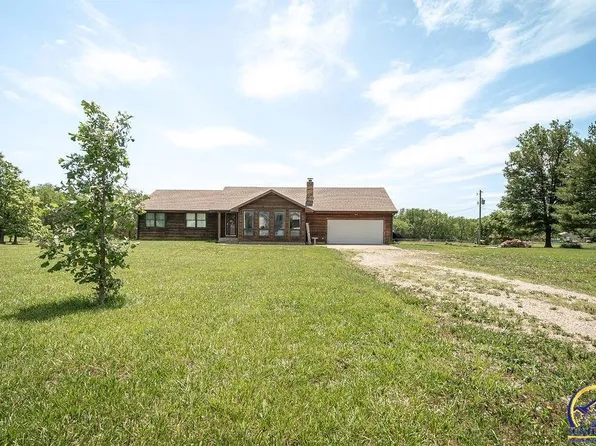 131 NW 62nd St, Topeka, KS 66617