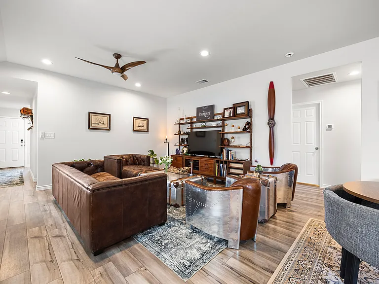 2321 Soothing St — Photo 15