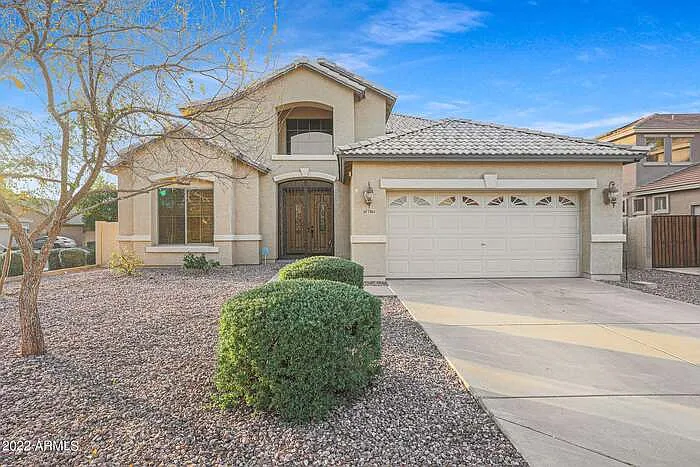 5 bed, 3.0 bath, 3393 sqft, $3,560 — Photo 2