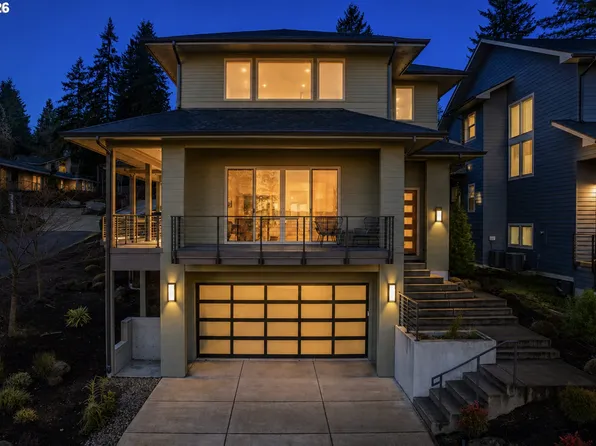 2490 Panorama Dr, Eugene, OR 97405