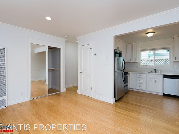 4th image of 315 Beemer Ave APT 02