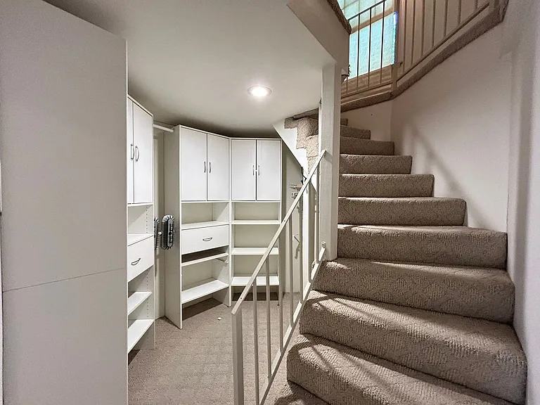 300 S Timken Rd — Photo 39