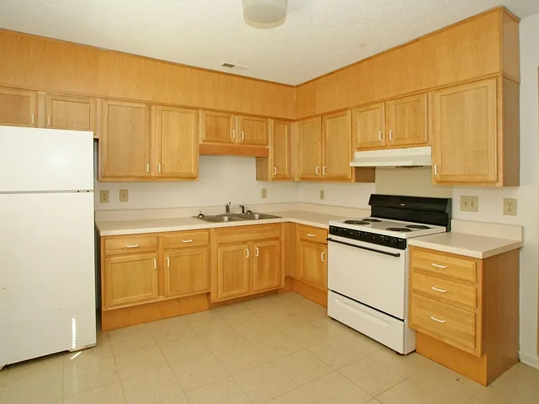 Conway Park Apartments — Photo 17