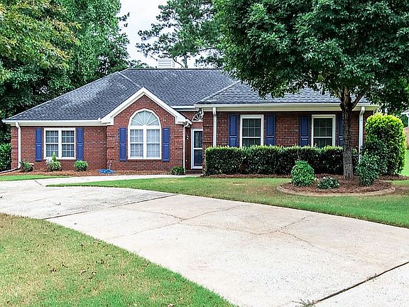 2nd image of 2551 Farrington Ct NE