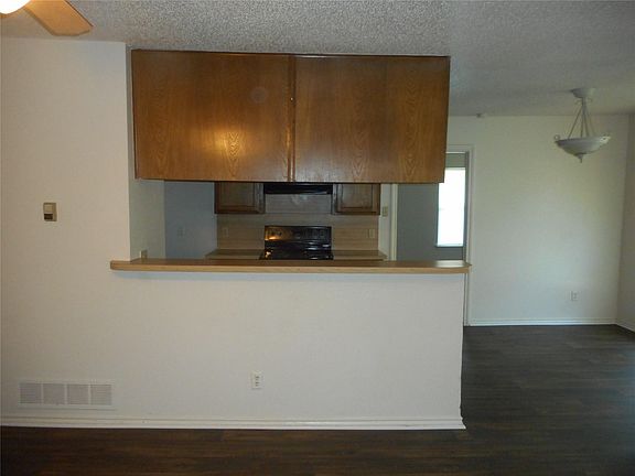 3rd image of 2300 Kingsford Ct