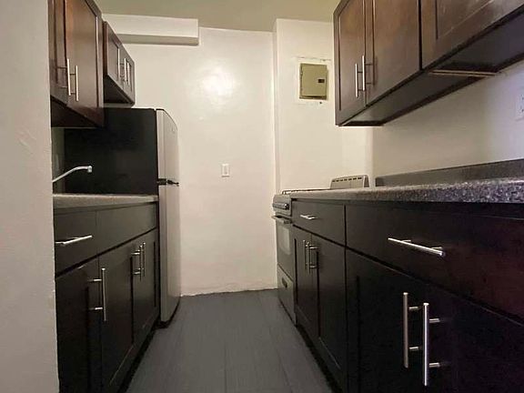 5th image of 1700 Bedford Ave APT 6R